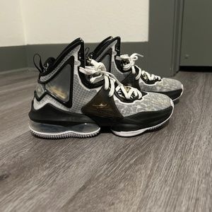 Lebron 19 basketball shoes